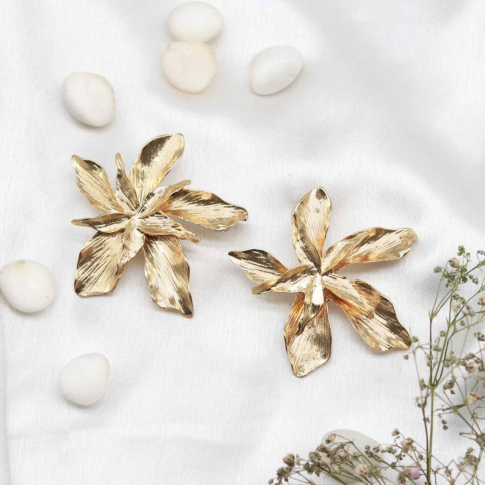 Flora Gold Earrings