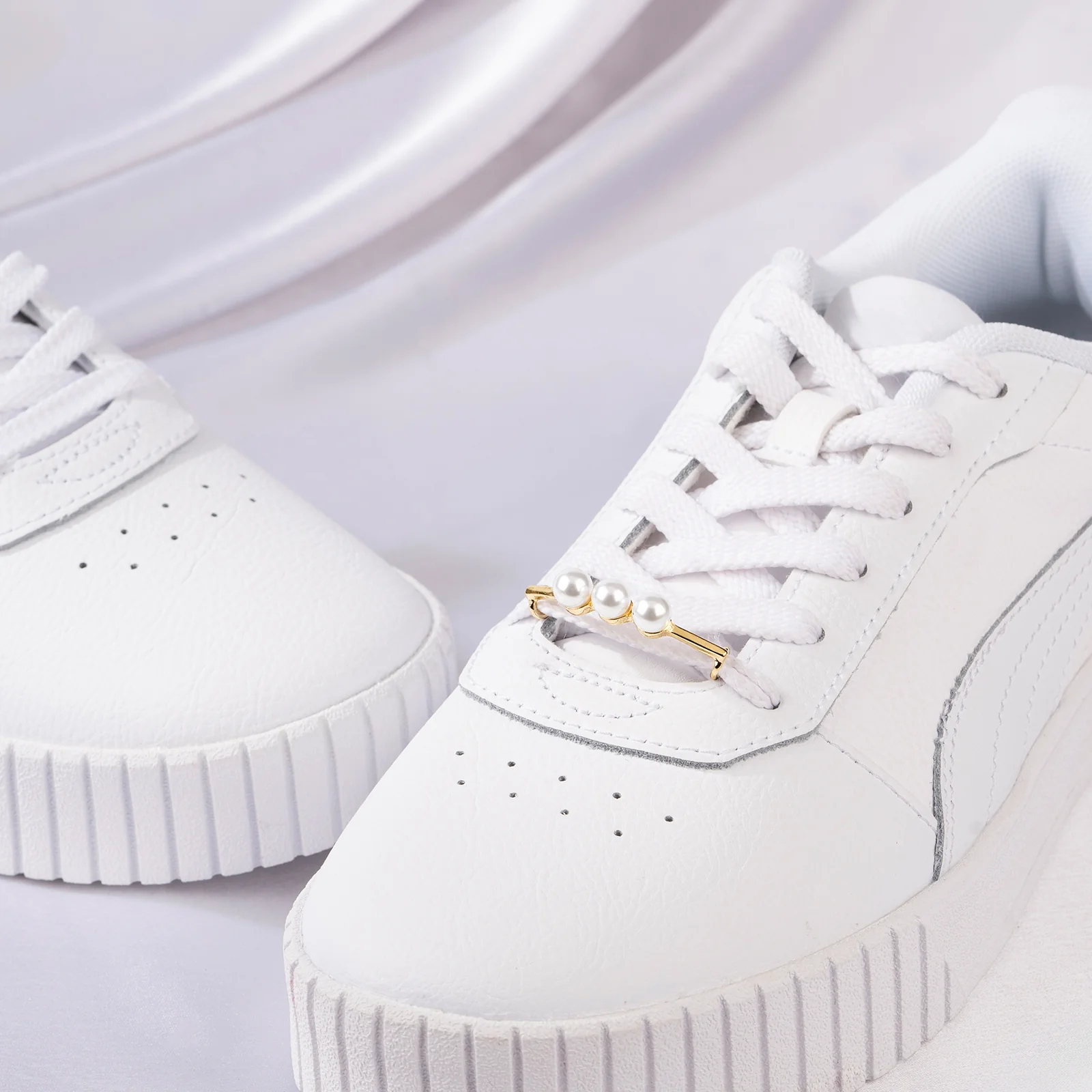 Glimmering Pearl Shoe Charm