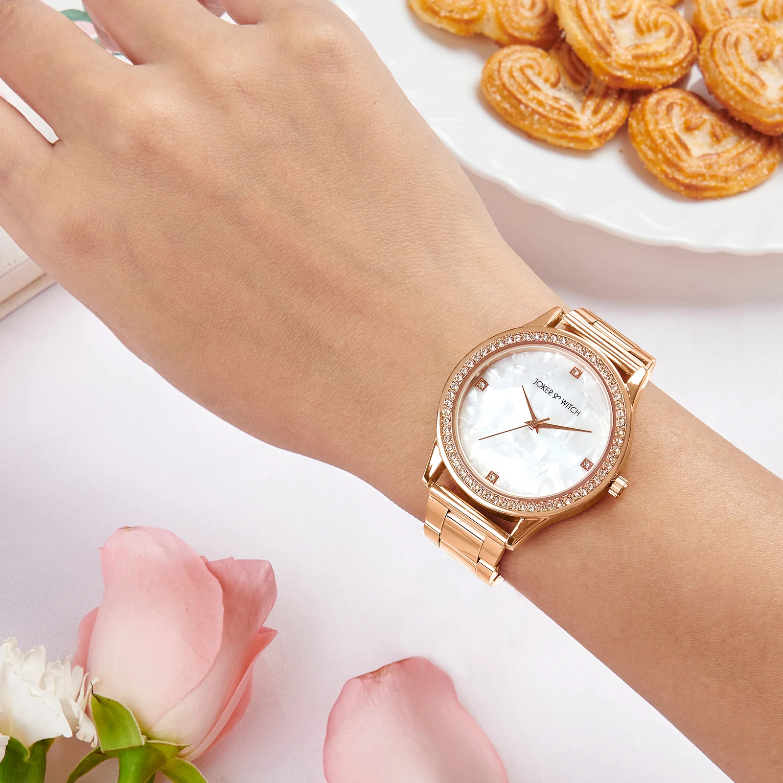 Jia White Large Dial Rose Gold Linked Chain Strap Women's Watch - Image 2