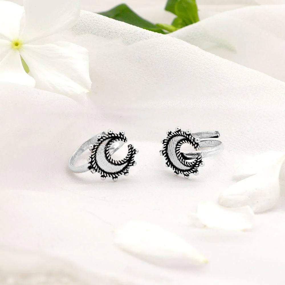 Kshtriya Moon Silver Oxidized Toe rings - Image 2