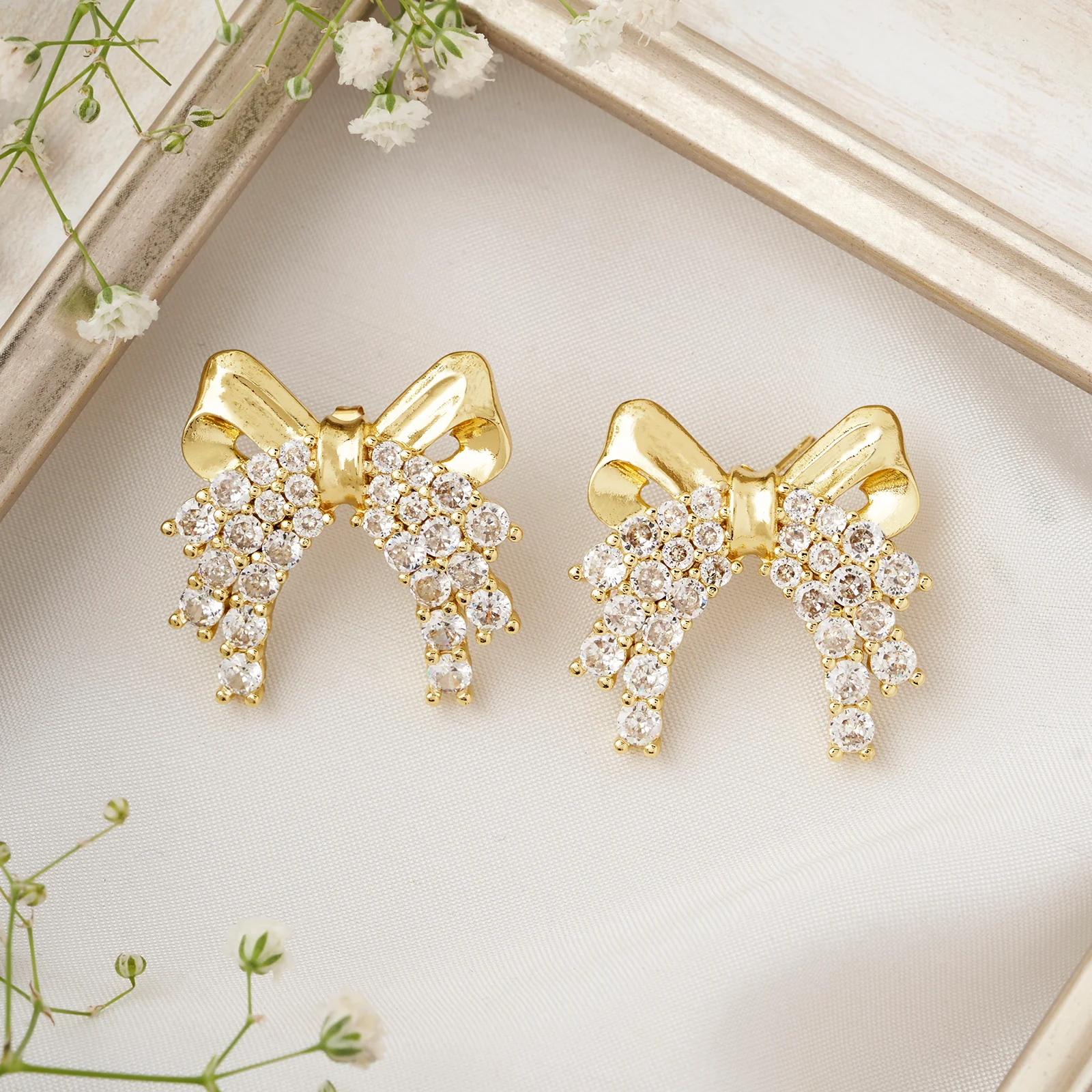 Lucida Bow Style Earring