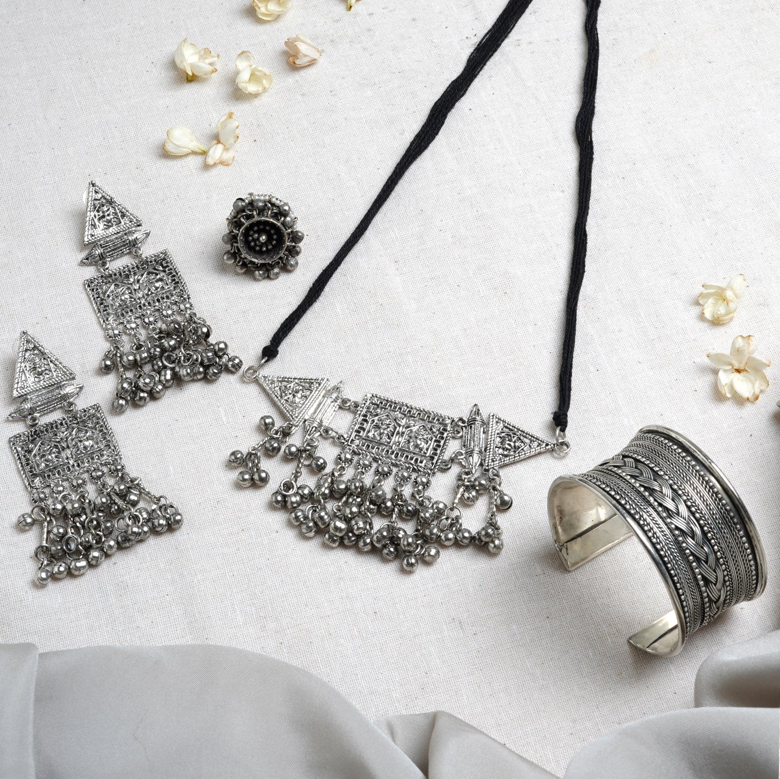 Teejh Hareetha Silver Oxidised Jewelry Gift Set