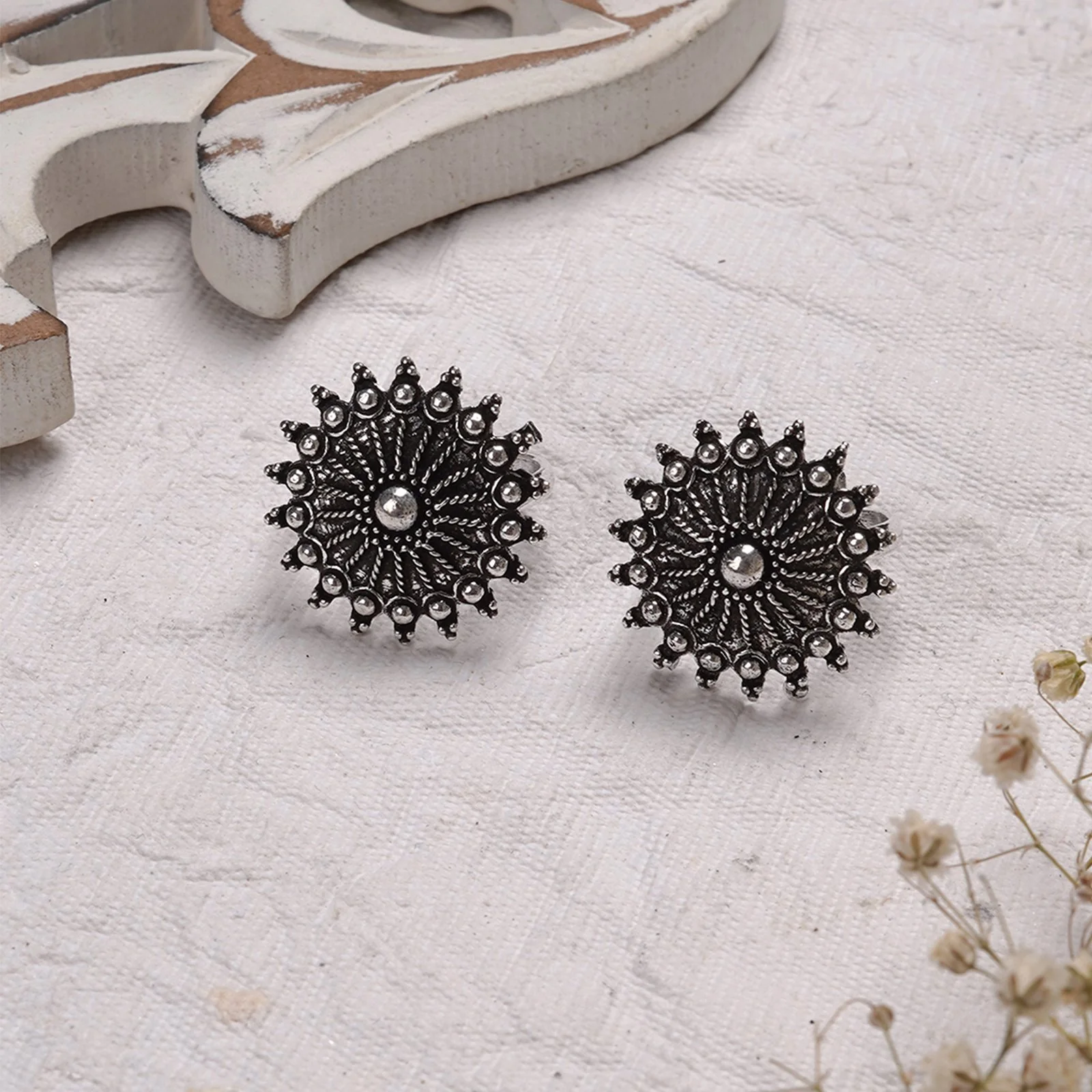 Teejh Megh Silver Oxidised Toe Rings - Image 2