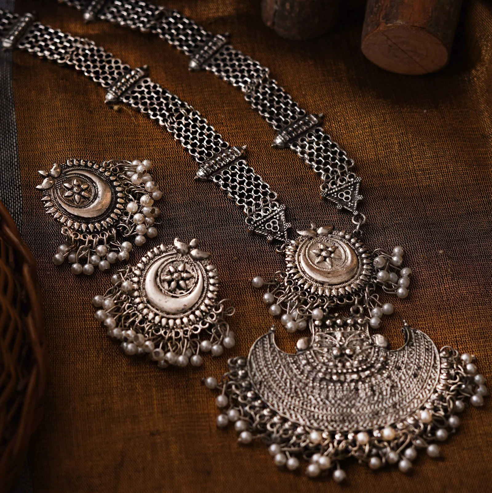 Teejh Siyona Antique Silver Polish Necklace Set