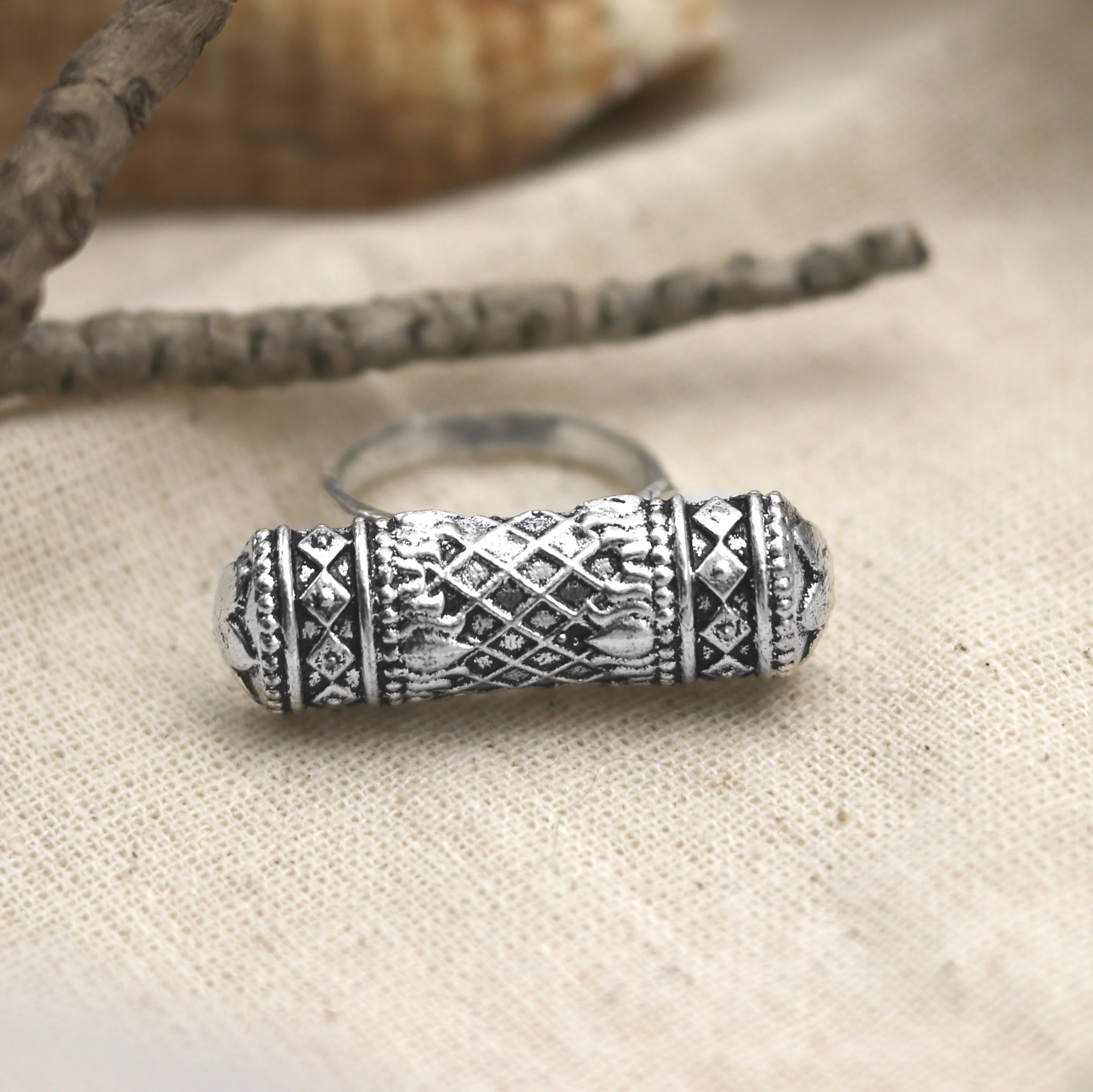 Viditi Silver Oxidized Ring