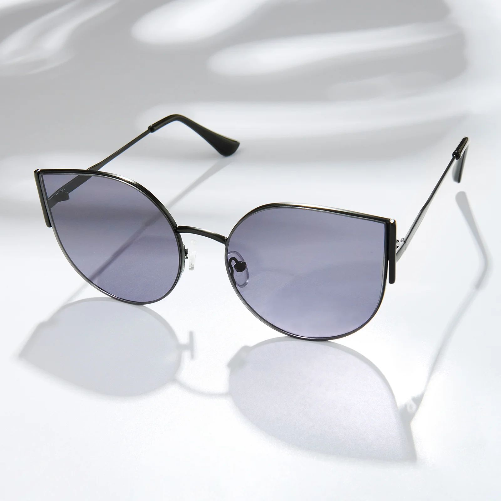 Vixen Round Cateye Sunglasses With Black Frames And Grey Lenses