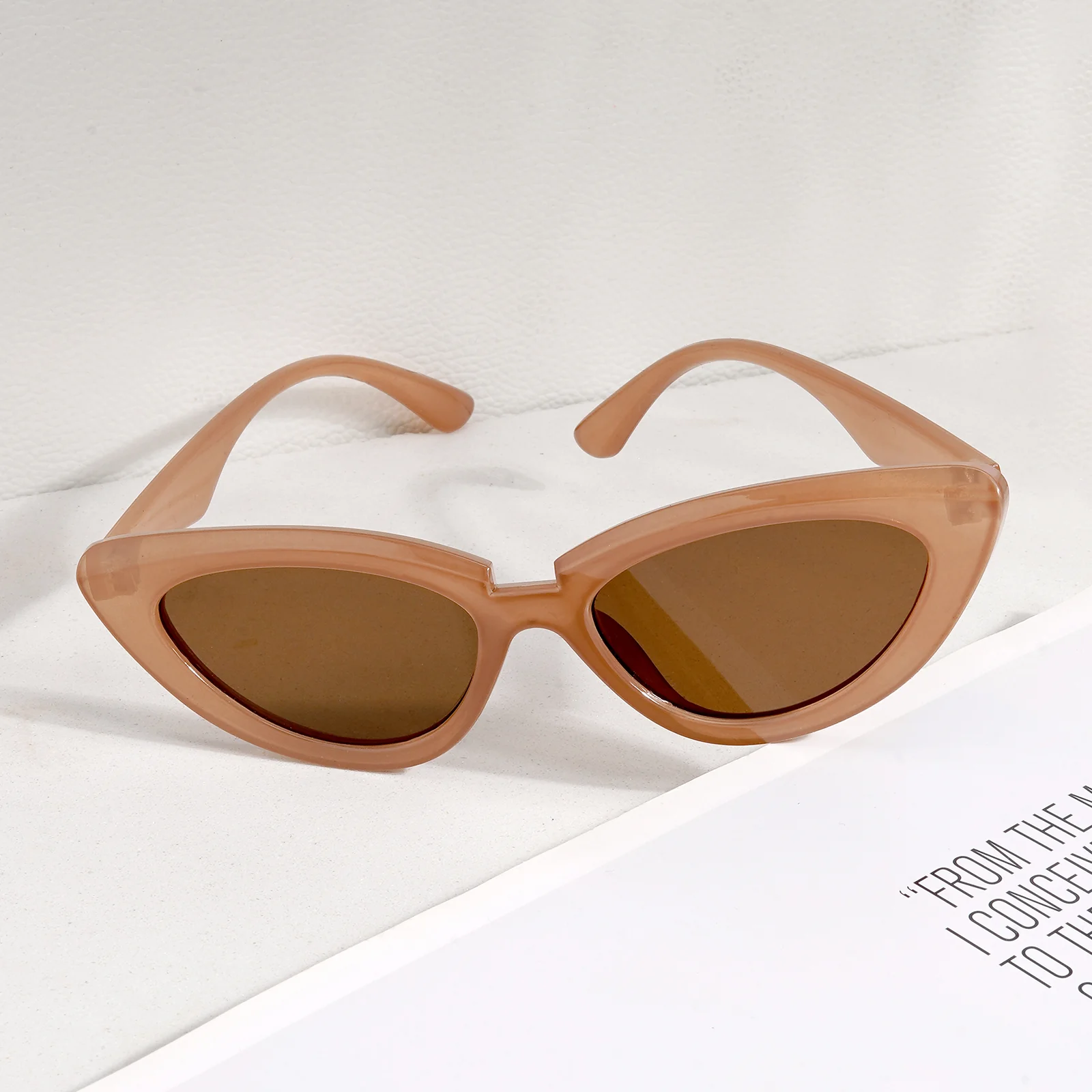 Wintour Cat Eye Brown Sunglasses